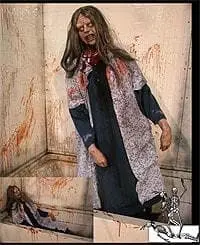 Distortions "Granny Bathtub Blaster" Zombie Haunted House Animatronic