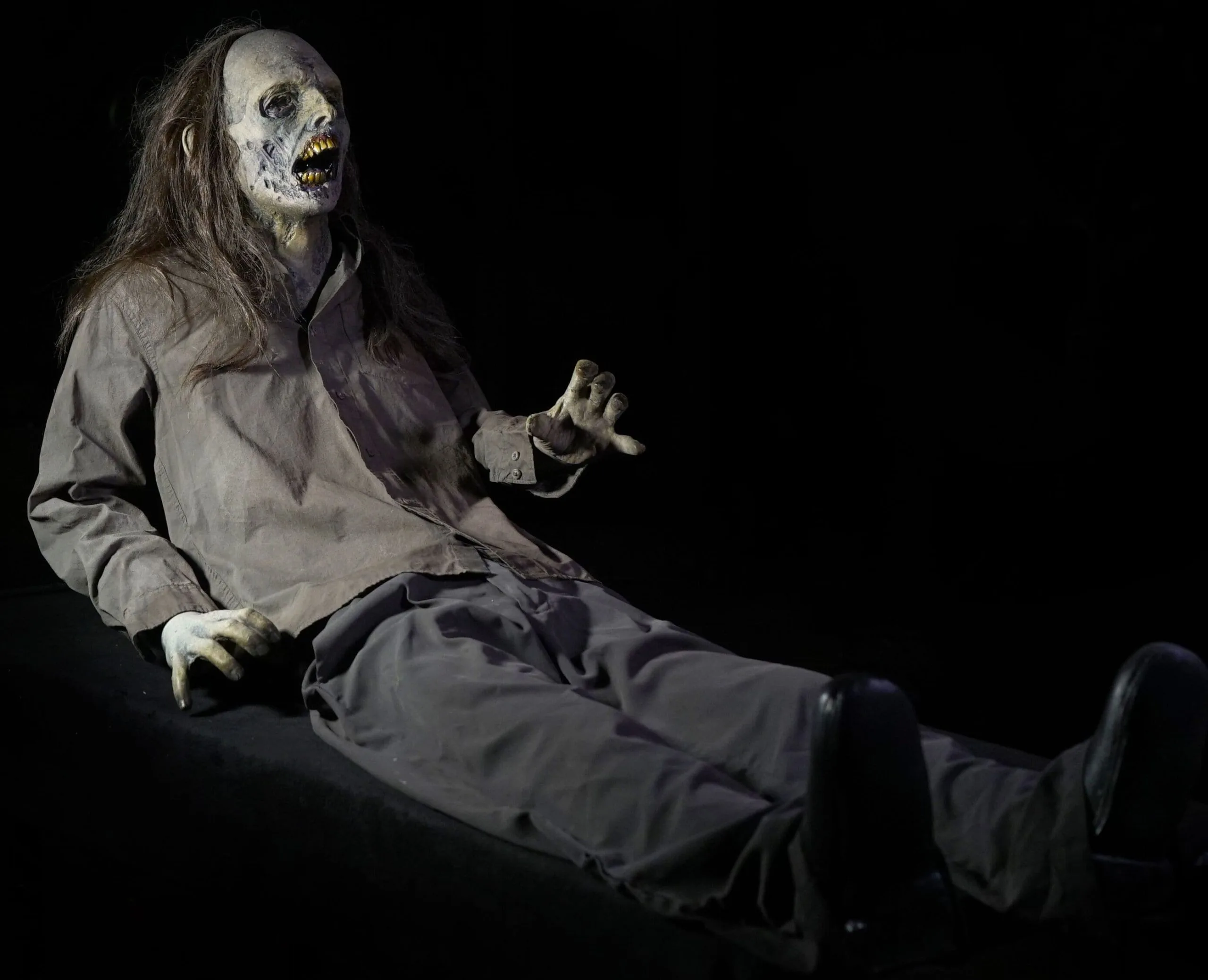 Distortions "Graveyard Ghoul" Electric Animated Zombie Prop By Jordu Schell 3 Distortions "Graveyard Ghoul" Electric Animated Zombie Prop By Jordu Schell